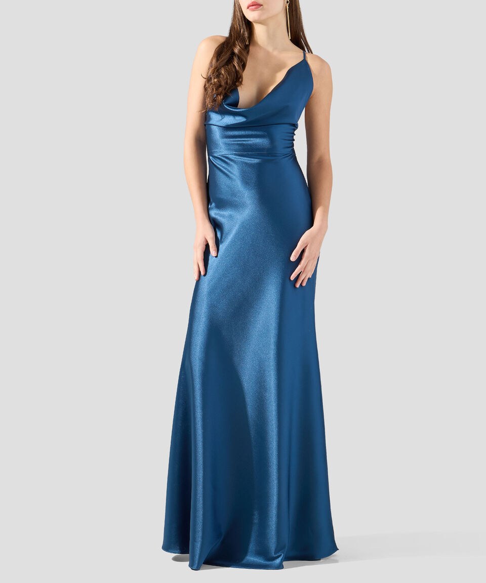 Vestido largo azul satinado