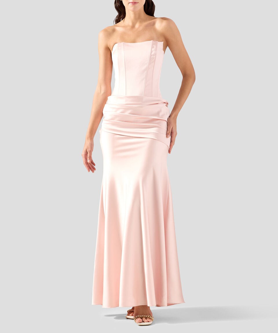 Vestido rosa claro con corsé